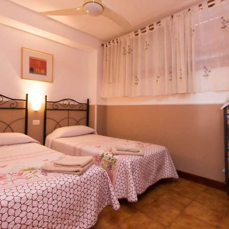 Beachfront Apartment アロナ エクステリア 写真