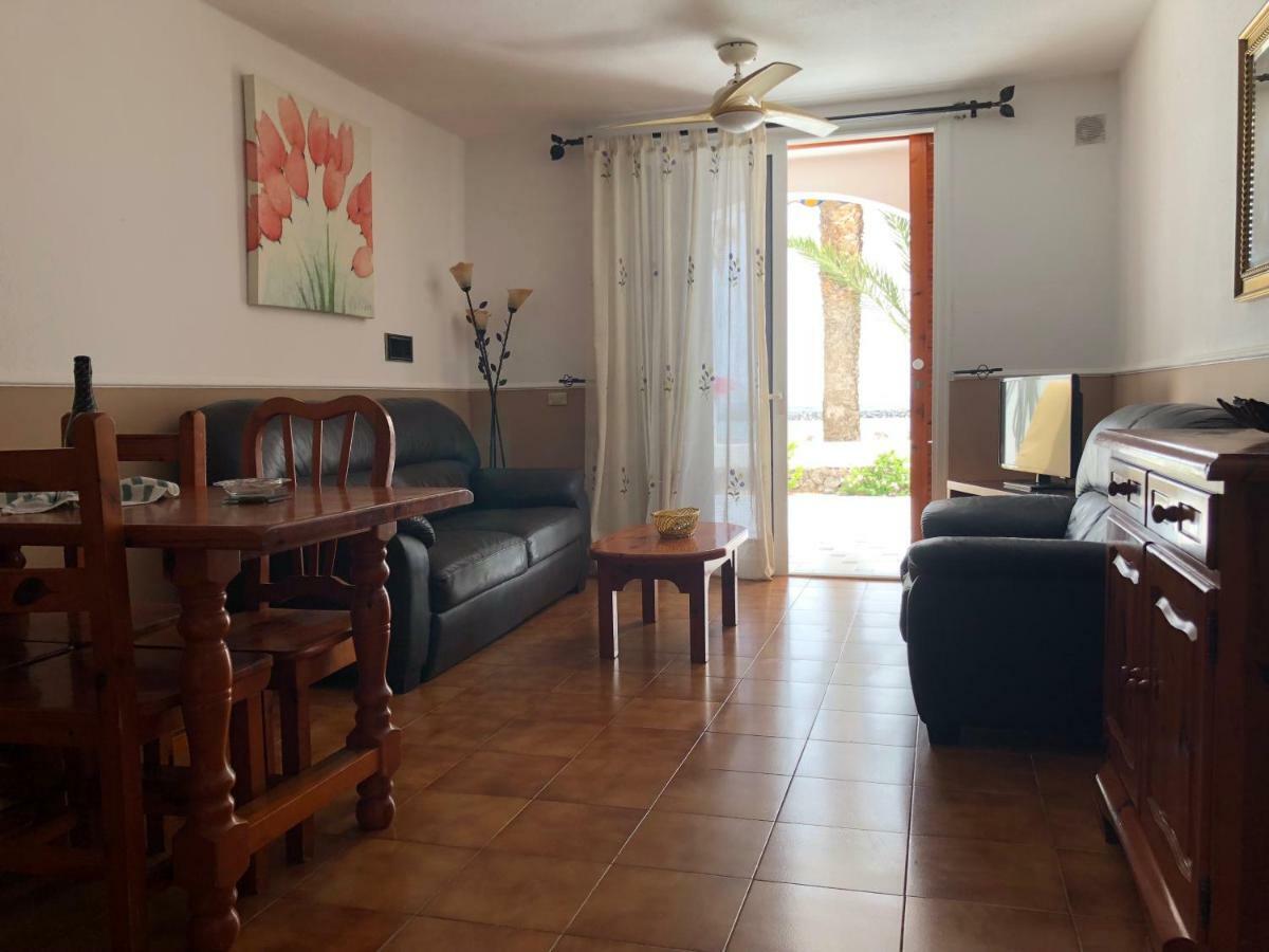 Beachfront Apartment アロナ エクステリア 写真