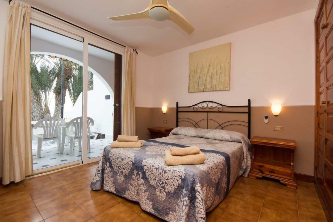 Beachfront Apartment アロナ エクステリア 写真